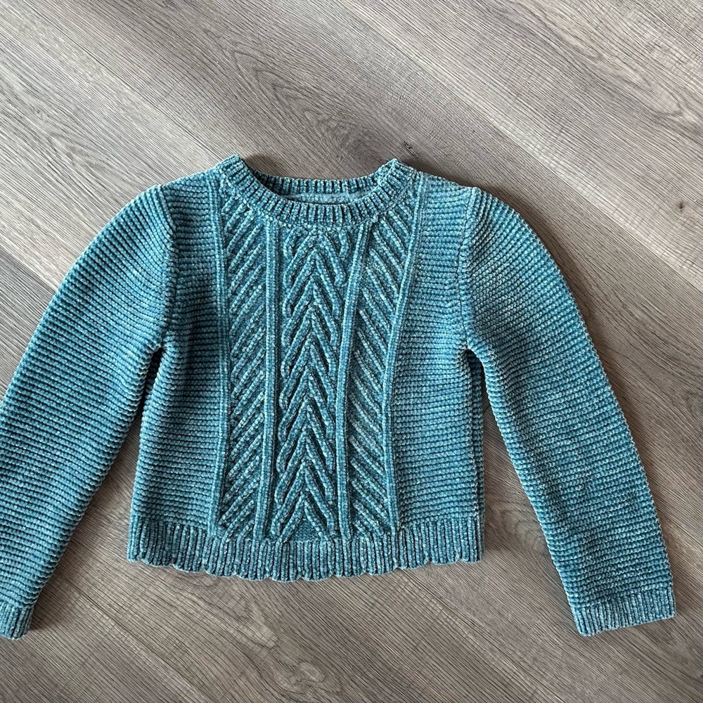 3/20$ Tommy Bahama girls sweater size M(7-8)